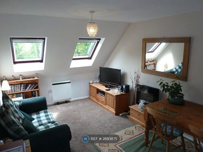 1 Bedroom Flat To Rent In Chamen House, Blandford Forum, DT11