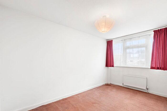 3 Bedroom End Terrace House For Sale In Drakefield Road, SW17
