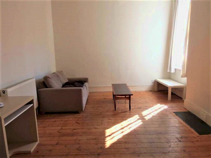 1 Bedroom Flat To Rent In Herne Hill, London, SE24