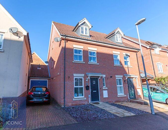 3 Bedroom Semi Detached House For Sale In Bittern Road, Costessey, Norwich, NR8