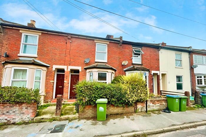 3 Bedroom Terraced House For Sale In Northcote Road, Southampton, SO17