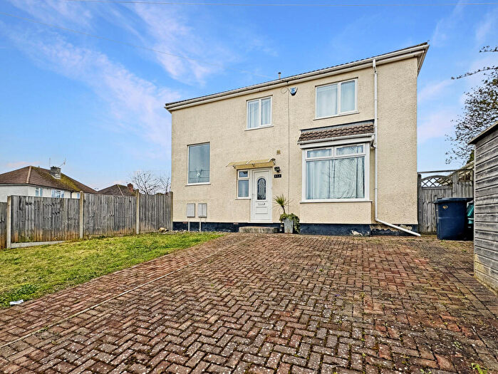 3 Bedroom Semi-Detached House To Rent In Bonnington Walk, Bristol, BS7