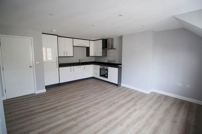 2 Bedroom Flat To Rent In London Road, Sevenoaks TN13