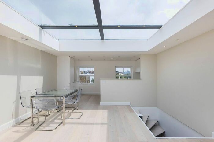 3 Bedroom Maisonette To Rent In Westmoreland Terrace, Pimlico, London, SW1V