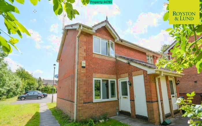 2 Bedroom Flat To Rent In Syon Park Close, West Bridgford, Nottingham, NG2