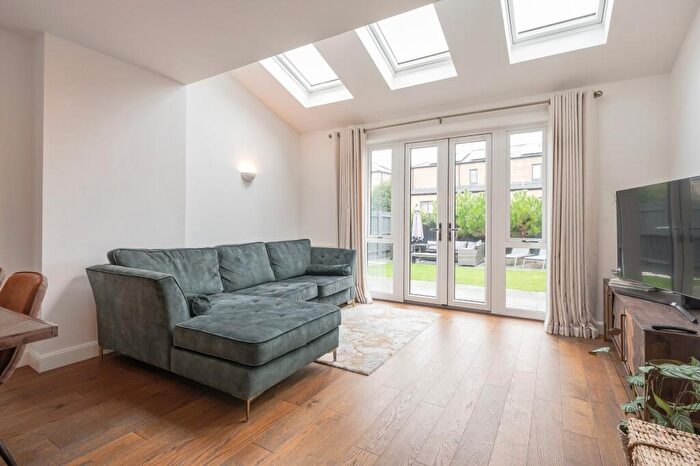 3 Bedroom Semi-Detached House For Sale In Van Brugh Avenue, Coulsdon, CR5