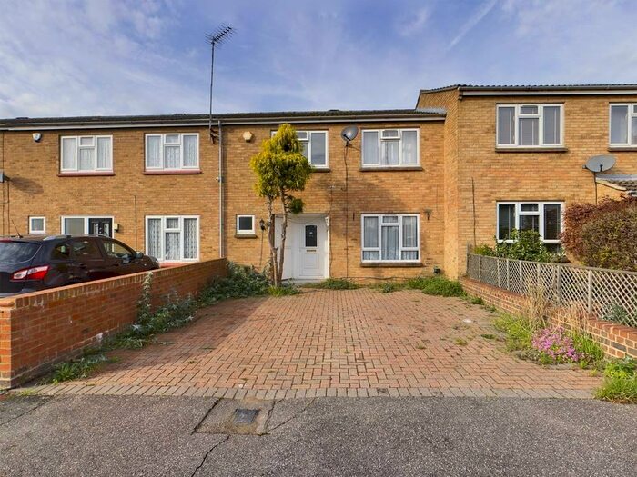 3 Bedroom House To Rent In , KT16