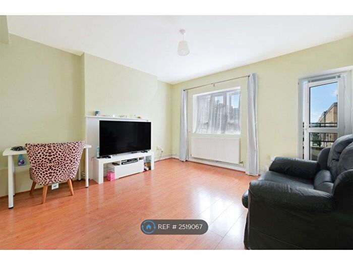 2 Bedroom Flat To Rent In Stanesgate House, London, SE15