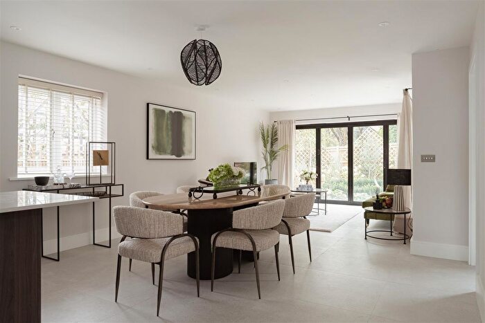 5 Bedroom Detached House For Sale In Fairlawn Road, Banstead, SM7