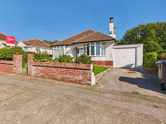 2 Bedroom Bungalow For Sale In Duchy Drive, Preston, Paignton, TQ3