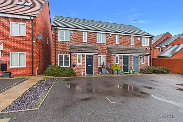 2 Bedroom End Of Terrace House For Sale In Upton Drive, Burton-On-Trent, DE14