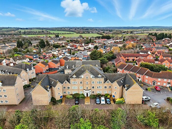 2 Bedroom Flat For Sale In Walnut Close, Laindon, SS15