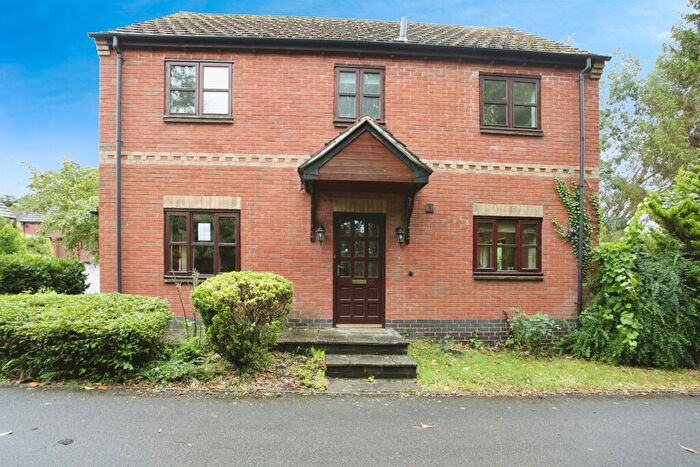 4 Bedroom Detached House For Sale In Hibbert Close, Rugby, CV22