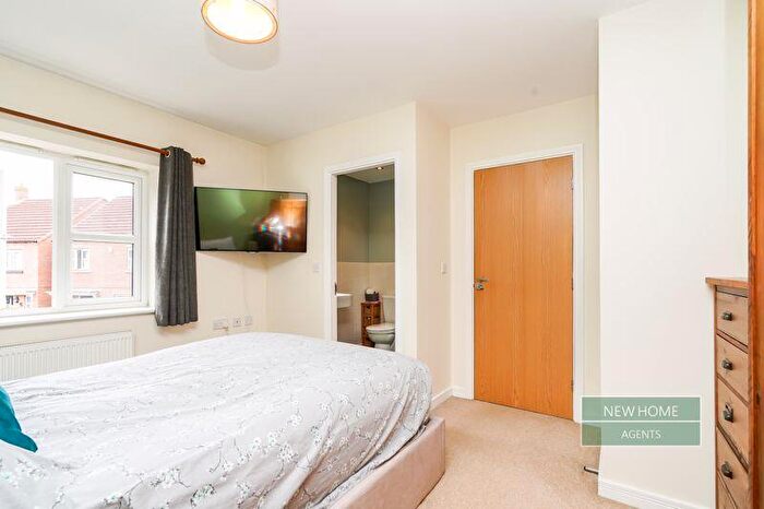3 Bedroom Detached House For Sale In Runnymede Lane, Kingswood, Hull, HU7