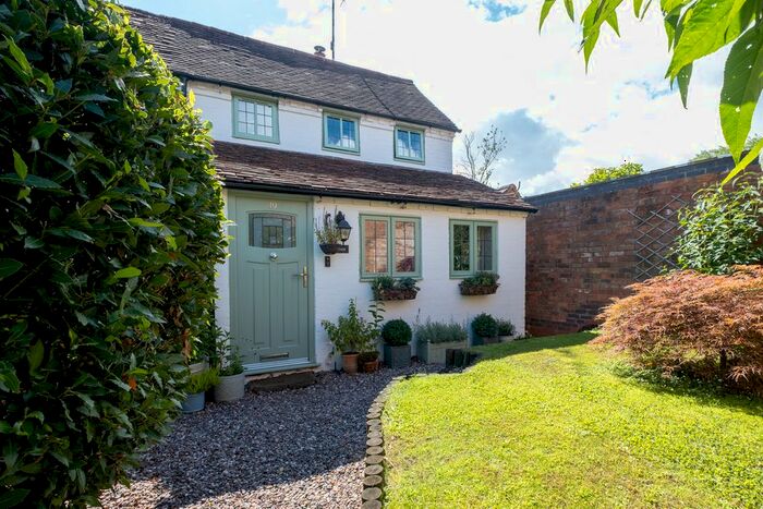2 Bedroom Cottage For Sale In The Green, Snitterfield, Stratford-Upon-Avon, CV37