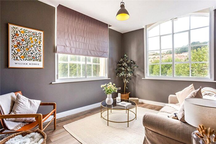 2 Bedroom Apartment To Rent In Silver Street, Bradford On Avon, BA15
