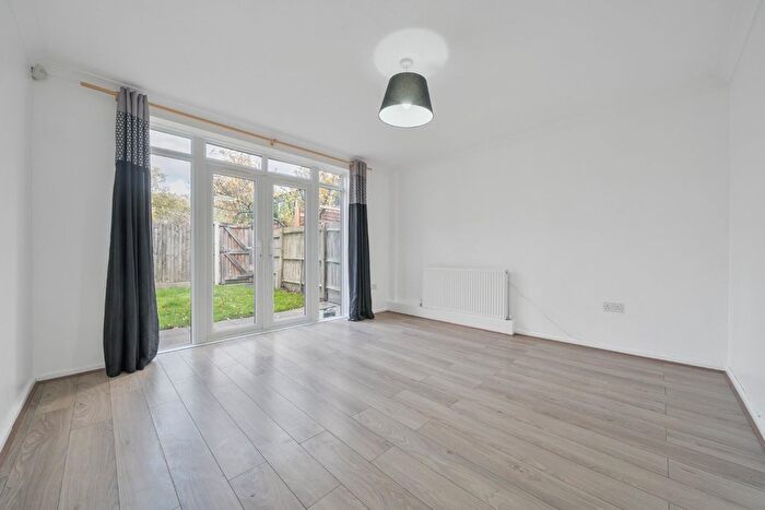 3 Bedroom Detached House For Sale In Watergate Street, Deptford, London, SE8