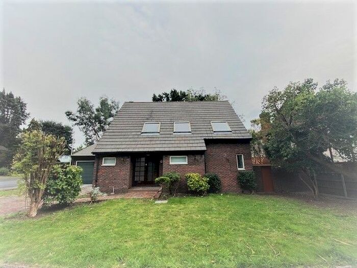 5 Bedroom Detached Bungalow To Rent In Freeman Way, Emerson Park RM11