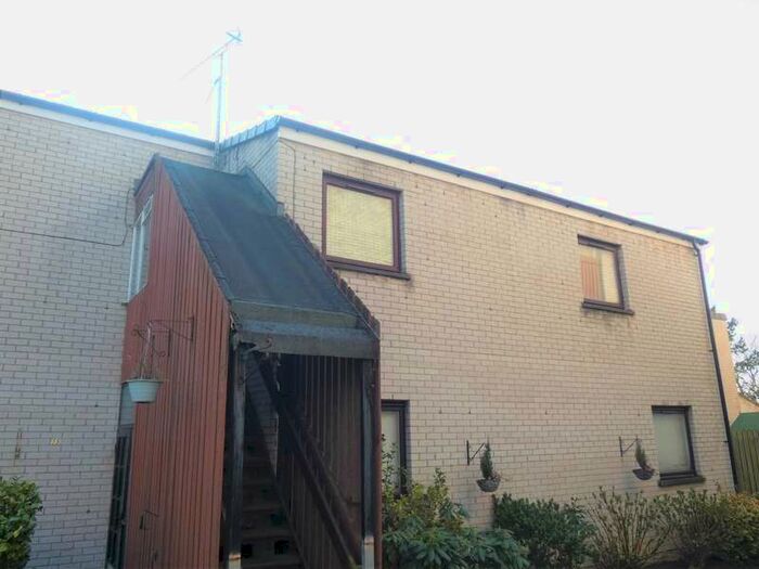 2 Bedroom Flat To Rent In 56 Lake View Close, Porthcawl, CF36