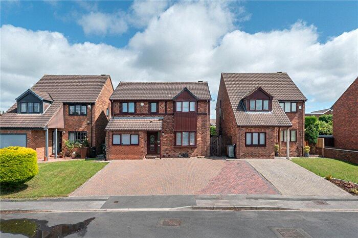 4 Bedroom Detached House For Sale In Paddock Drive, Drighlington, Bradford, West Yorkshire, BD11
