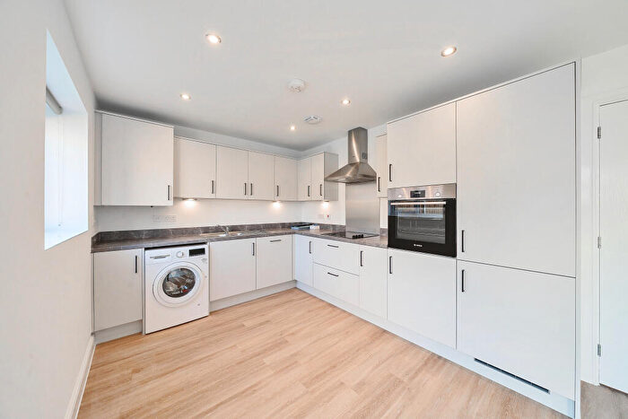 3 Bedroom Detached House To Rent In Otter Close, Upton, Northampton, NN5