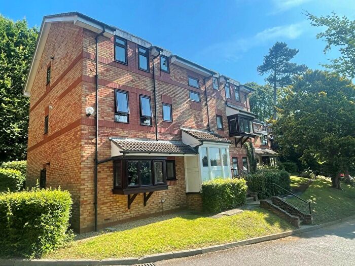 1 Bedroom Flat To Rent In Badgers Hollow, Peperharow Road, Godalming, Surrey, GU7