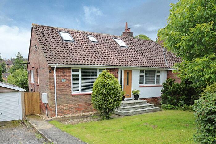 4 Bedroom Chalet To Rent In Farlington Avenue, Haywards Heath, RH16