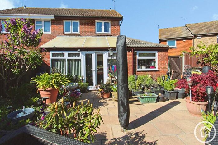 3 Bedroom House For Sale In Diligent Drive, Sittingbourne, ME10