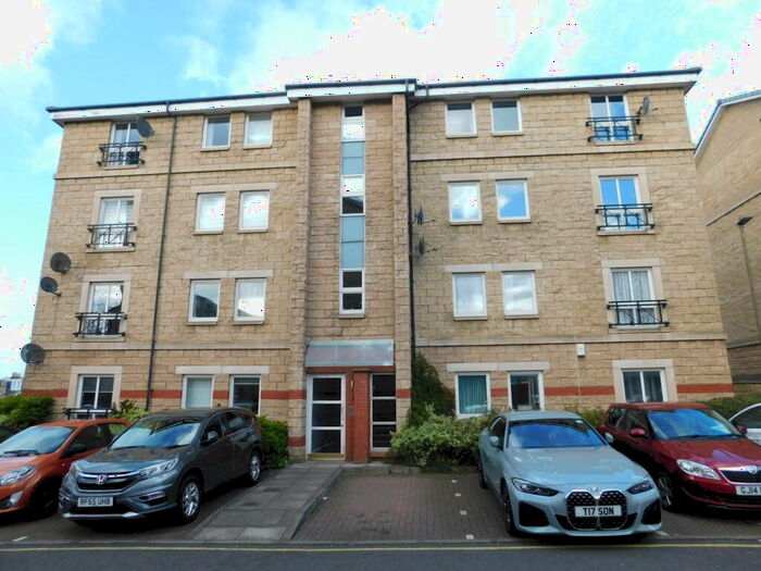 3 Bedroom Flat To Rent In , Dryden Gait, Edinburgh, EH7