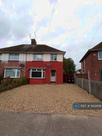 3 Bedroom Semi-Detached House To Rent In Mill Road, Colchester, CO4