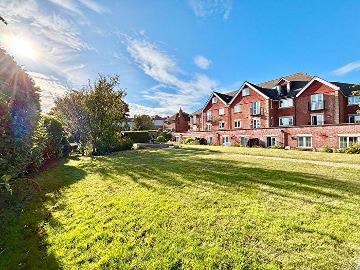 1 Bedroom Flat For Sale In Cooden Drive, Bexhill-On-Sea, TN39