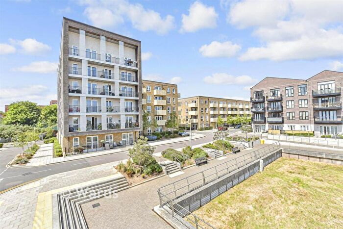 2 Bedroom Flat For Sale In Corys Road, Rochester, Kent, ME1