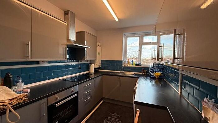 4 Bedroom Flat To Rent In Crawford Estate, London, SE5