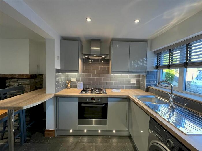 2 Bedroom Cottage To Rent In Swansea Road, Waunarlwydd, Swansea, SA5