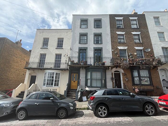 1 Bedroom Flat To Rent In Trinity Square, Margate, CT9