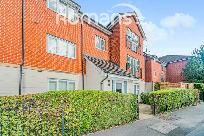 2 Bedroom Apartment To Rent In Waterloo Road, Crowthorne, RG45