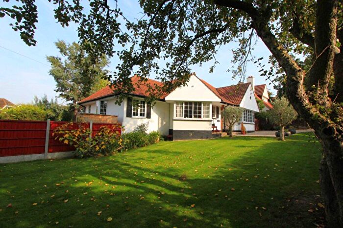 3 Bedroom Detached House For Sale In South Weald Road, Homesteads Private Estate, CM14