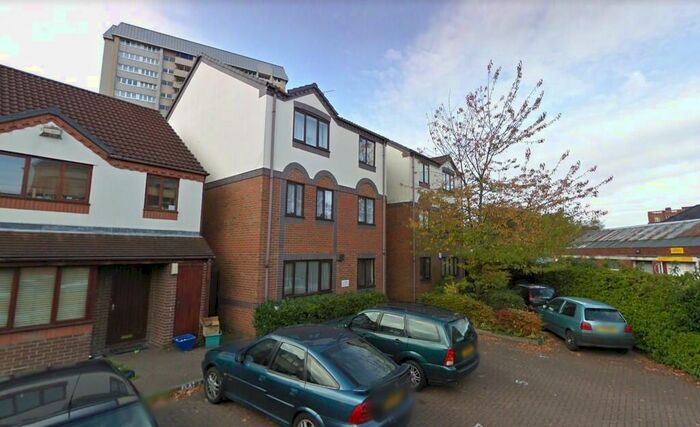 2 Bedroom Apartment To Rent In Knoll Croft, Birmingham, B16