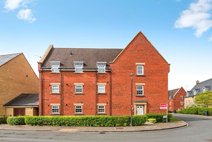2 Bedroom Flat For Sale In Eyre Close, Swindon, SN25