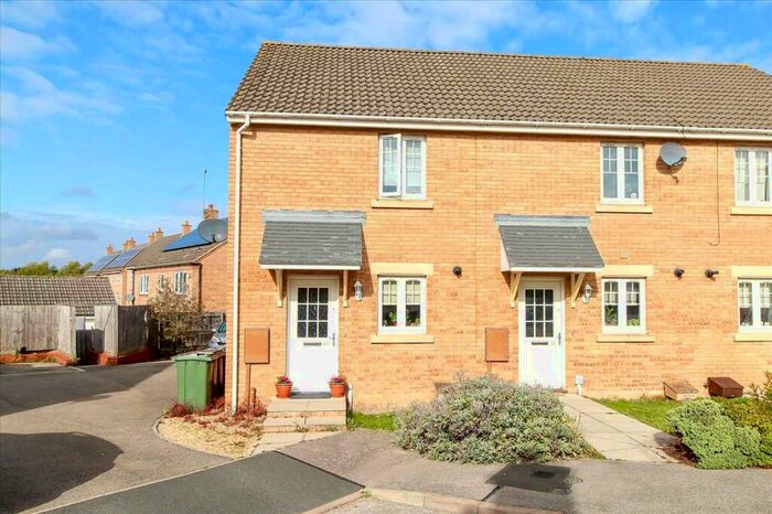 2 Bedroom End Of Terrace House To Rent In Wren Close, Corby, NN18