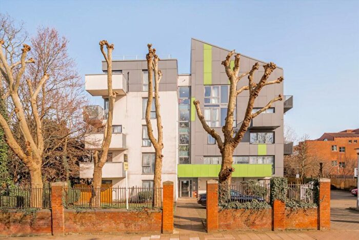 2 Bedroom Flat For Sale In Neasden Lane, Willesden, NW10