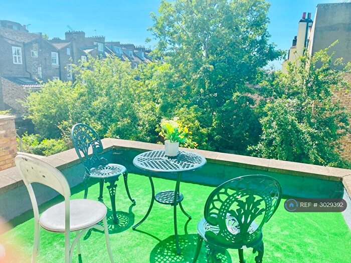 2 Bedroom Flat To Rent In Hornsey Road, London, N7