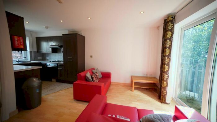 4 Bedroom End Of Terrace House To Rent In Pen-Y-Wain Lane, Cardiff, CF24