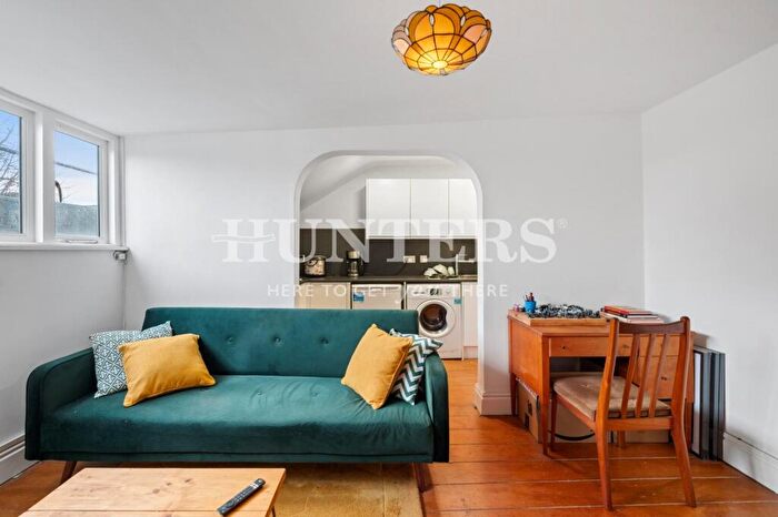 1 Bedroom Flat To Rent In Newington Green Road, London, N1