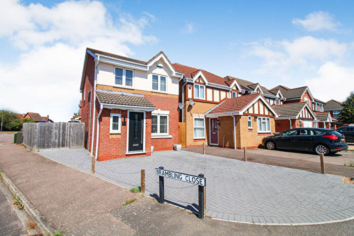 3 Bedroom Detached House For Sale In Kestrel Way, Sandy, SG19