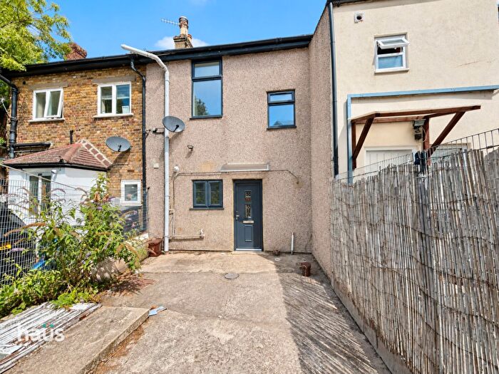 2 Bedroom Apartment To Rent In Bellegrove Road, Welling, DA16