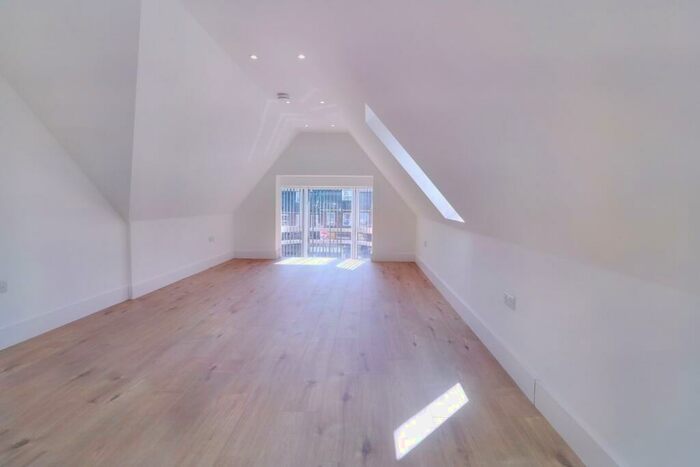 1 Bedroom Flat To Rent In Flat, High Road, Harrow Weald, HA3