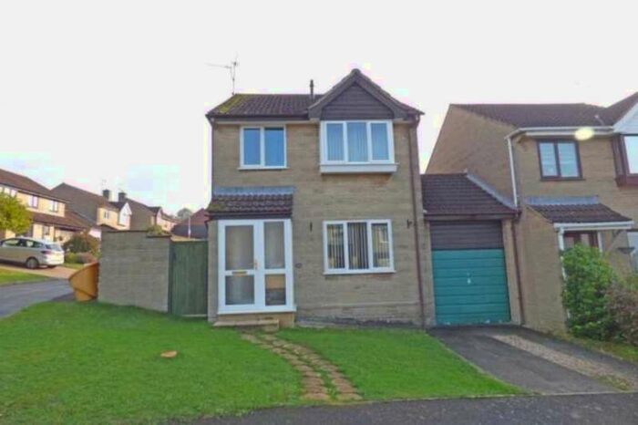 3 Bedroom Link Detached House To Rent In Greenaway Close, Wincanton, BA9