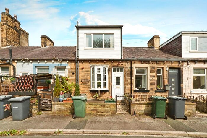 3 Bedroom Terraced House For Sale In Eelholme View Street, Keighley, BD20