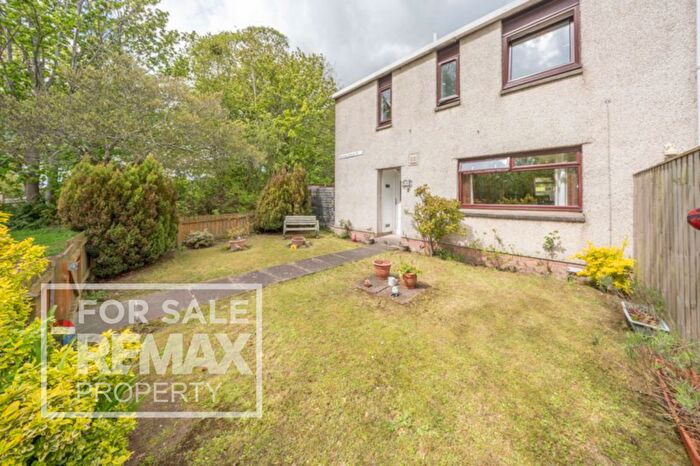 3 Bedroom Semi-Detached House For Sale In Manitoba Avenue, Howden, Livingston, EH54